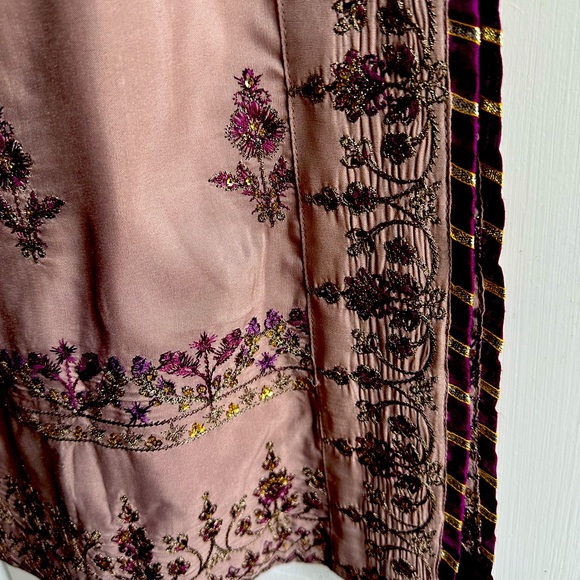 Pakistani Designer’s Asim Jofa 4 piece luxury fully embroidered suit - Picture 8 of 13